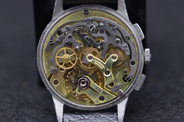 Universal Geneve - Tri Compax Vollkalender 1945s
